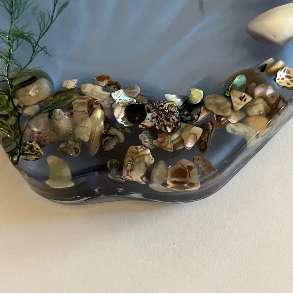 Vintage Lucite Soap Dish Scallop Shell